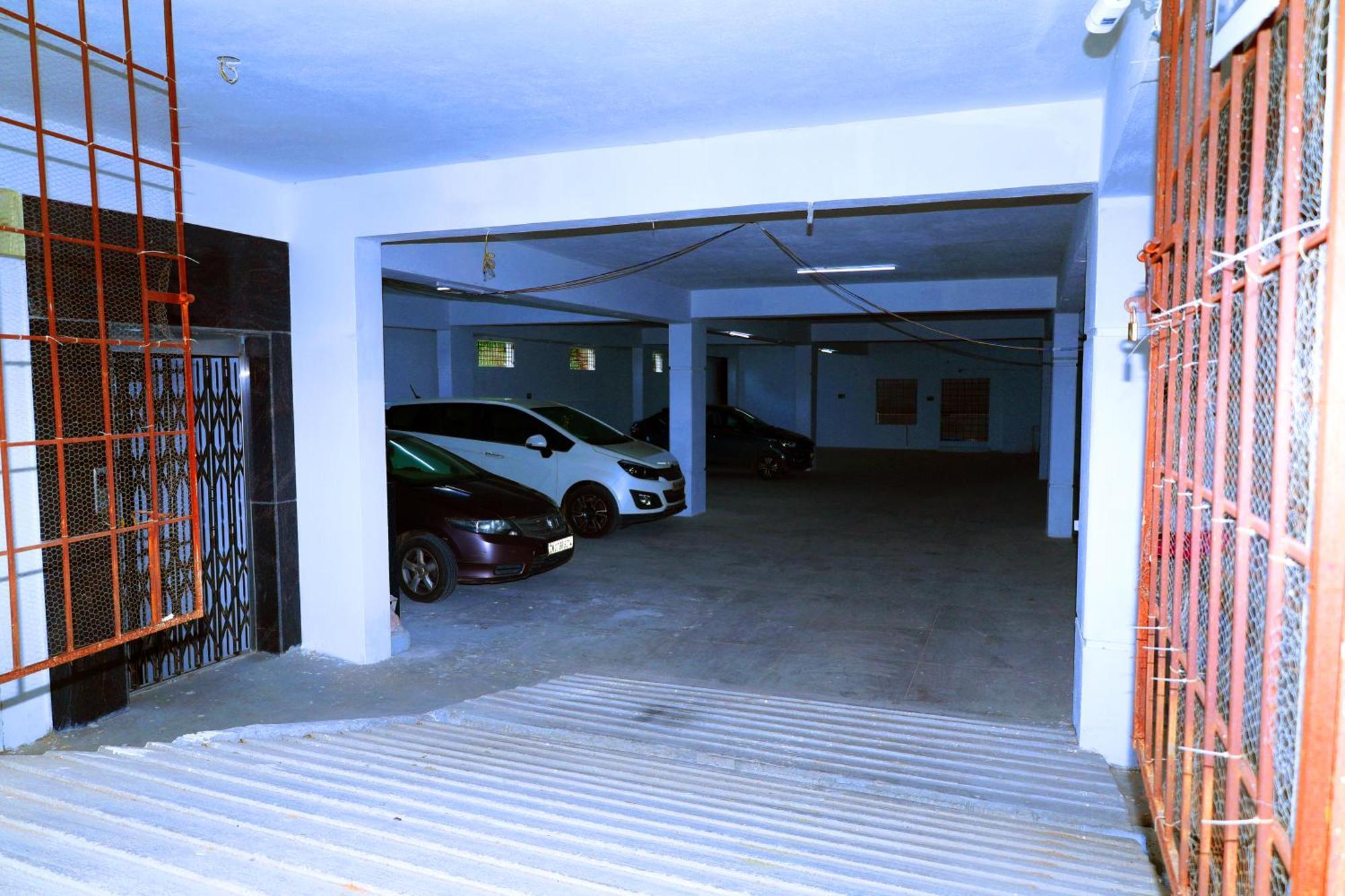 Sri Nilayam Inn ティルパティ エクステリア 写真